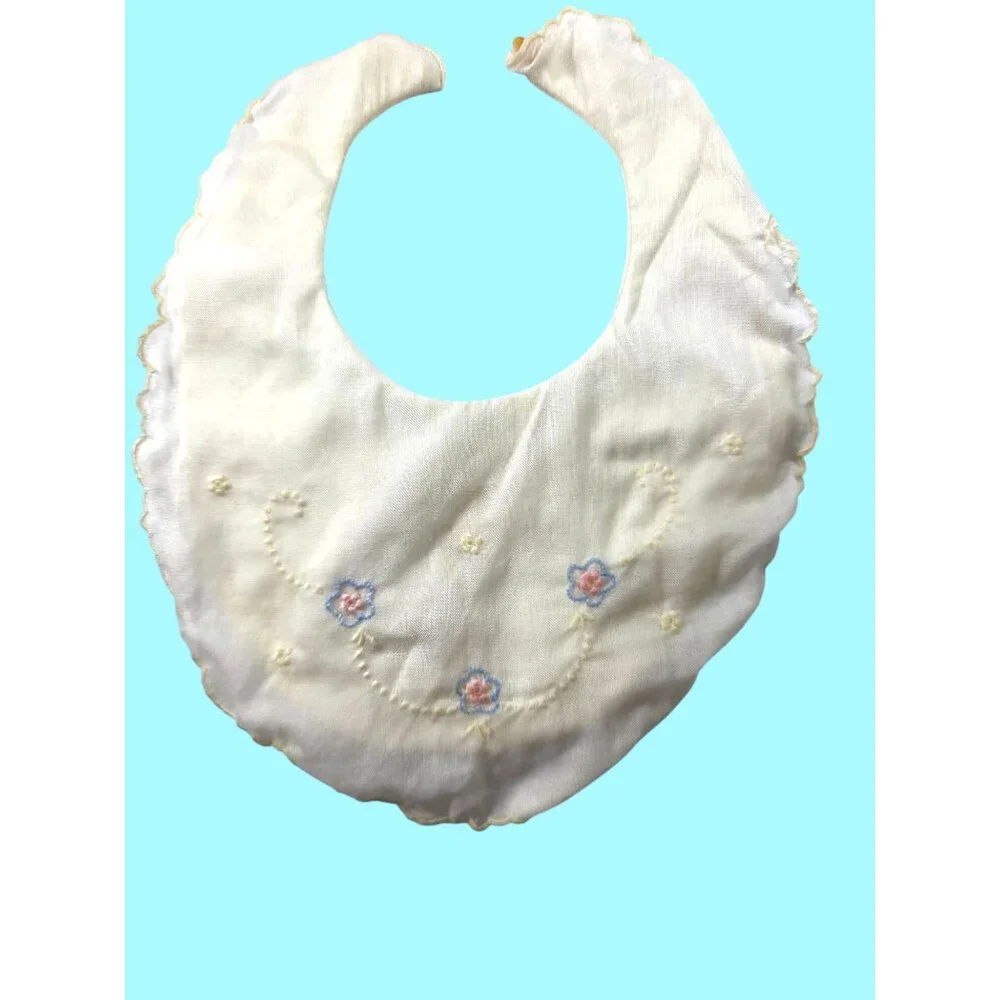 Vtg Baby Bibs Embroidered Floral Scalloped Edges Set Of 2 infants grannycore